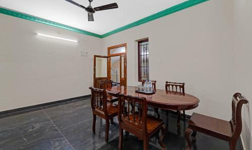 Hotel Treebo Trend Sri Saveraa Residency