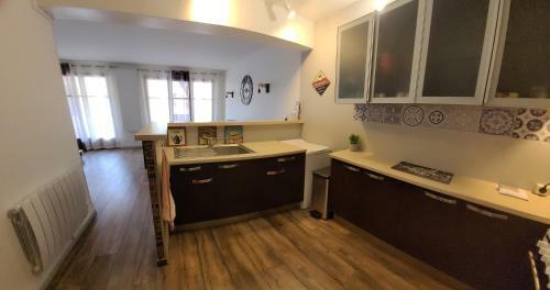Apartamento Au Calme, 200m Du Centre T2 Avec Balcon Et Parking