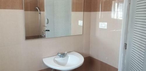 Hostal New Rich White House