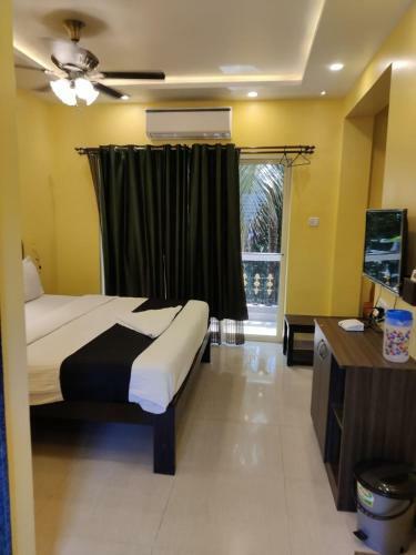Hotel Adam's Beach Resort By Banda Trips