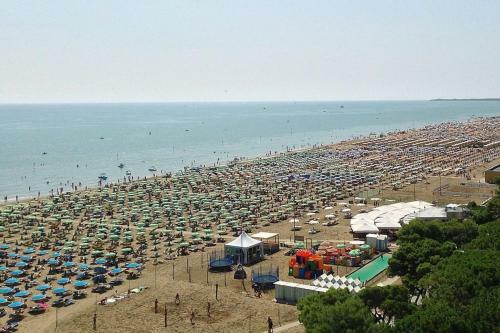 Spacious Villa Located In Lignano Pineta