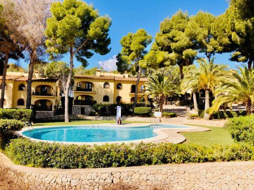 Apartamento Con Terraza En Complejo Con 2 Piscinas