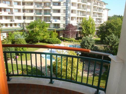 Private Apartments Cts In Emerald Beach Resort & Spa