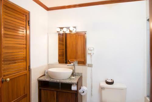 Hotel Villas Del Rio Luxury Suites By Vrhost