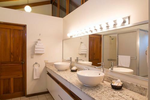 Hotel Villas Del Rio Luxury Suites By Vrhost