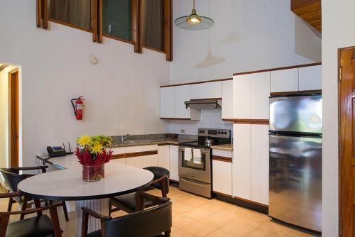 Hotel Villas Del Rio Luxury Suites By Vrhost