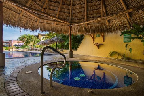 Hotel Villas Del Rio Luxury Suites By Vrhost