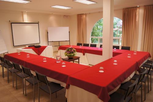 Hotel Villas Del Rio Luxury Suites By Vrhost