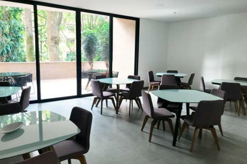 Apartamento Hotel Class Suites ? Poblado, Pool Balcony View 2 Bed Rooms AC Netflix