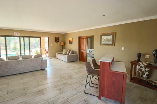 Hotel Golden Impalas Bush Resort