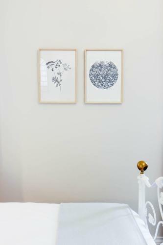 Hostal Whispering Oaks Guest House