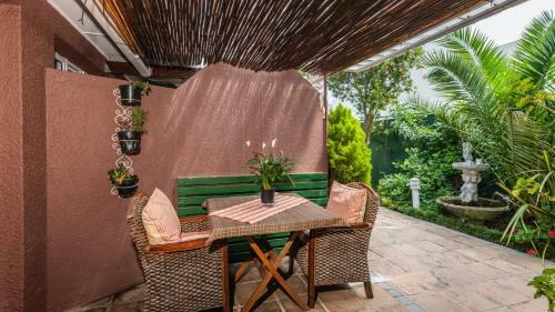 Hostal Brown Jug Guest House