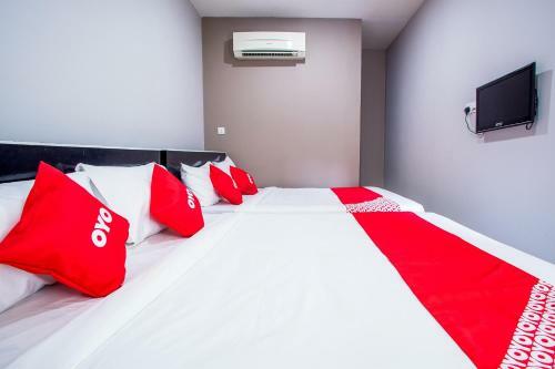 Oyo 44097 Avatarr Hotel