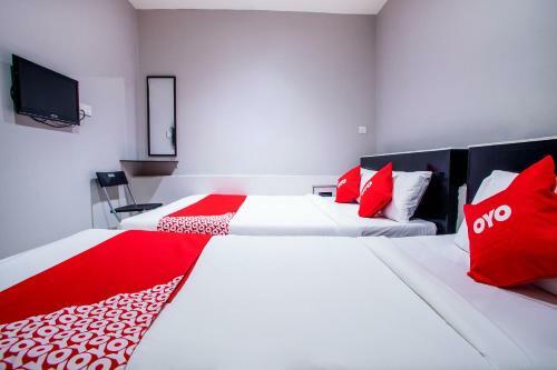 Oyo 44097 Avatarr Hotel