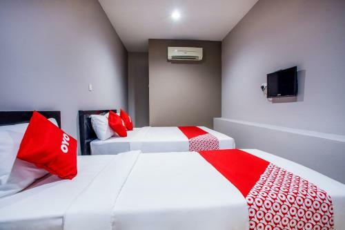 Oyo 44097 Avatarr Hotel