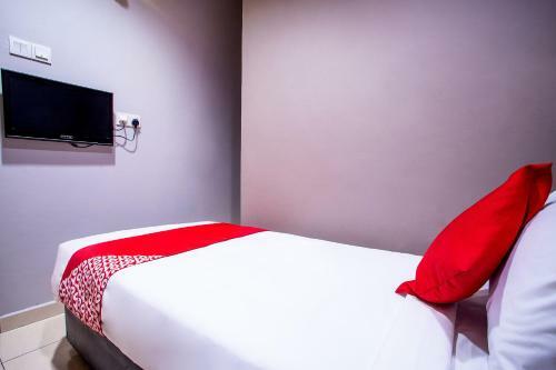 Oyo 44097 Avatarr Hotel