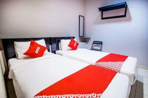 Oyo 44097 Avatarr Hotel