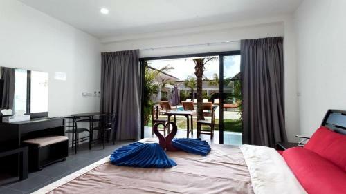 Hotel Lotus Bleu Resort & Restaurant
