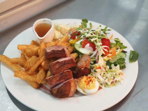 Ten Dollar Town Motel