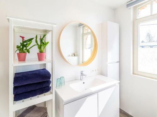Charming Holiday Home In Oosteeklo With Garden