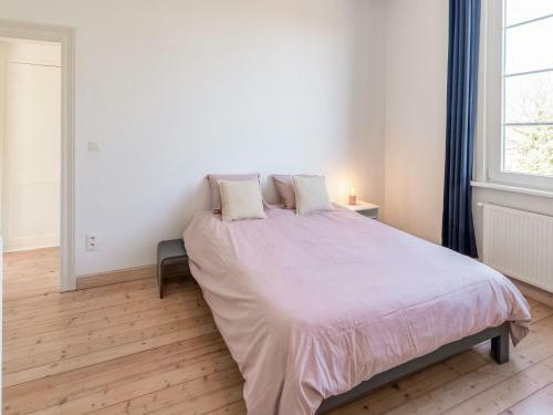 Charming Holiday Home In Oosteeklo With Garden