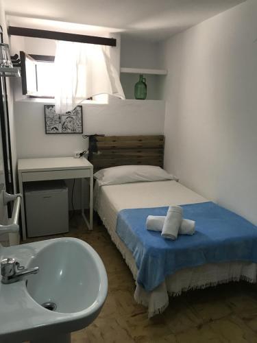 Hostal Casa De Huespedes La Pe�a