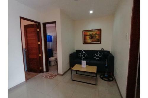 Hotel Oyo 867 Roncales Travellers Inn