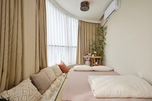 Locals Apartment House 02