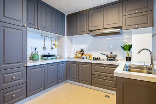 Locals Apartment House 02