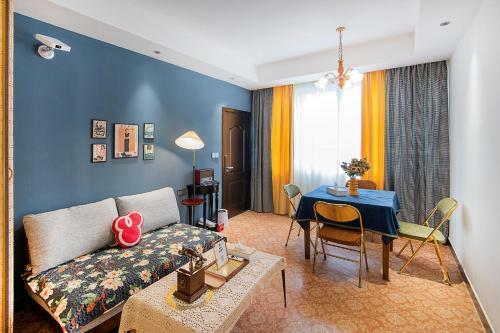 Locals Apartment Place 18