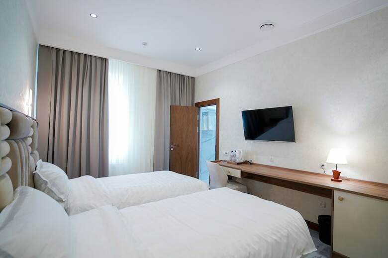 Green Park Hotel