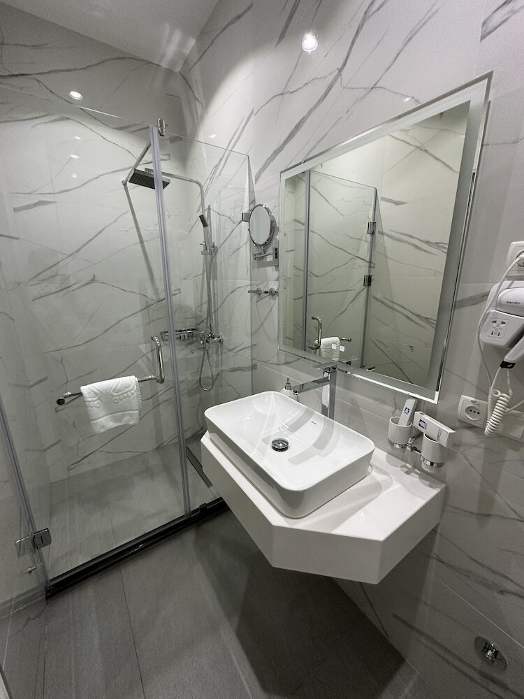 Green Park Hotel