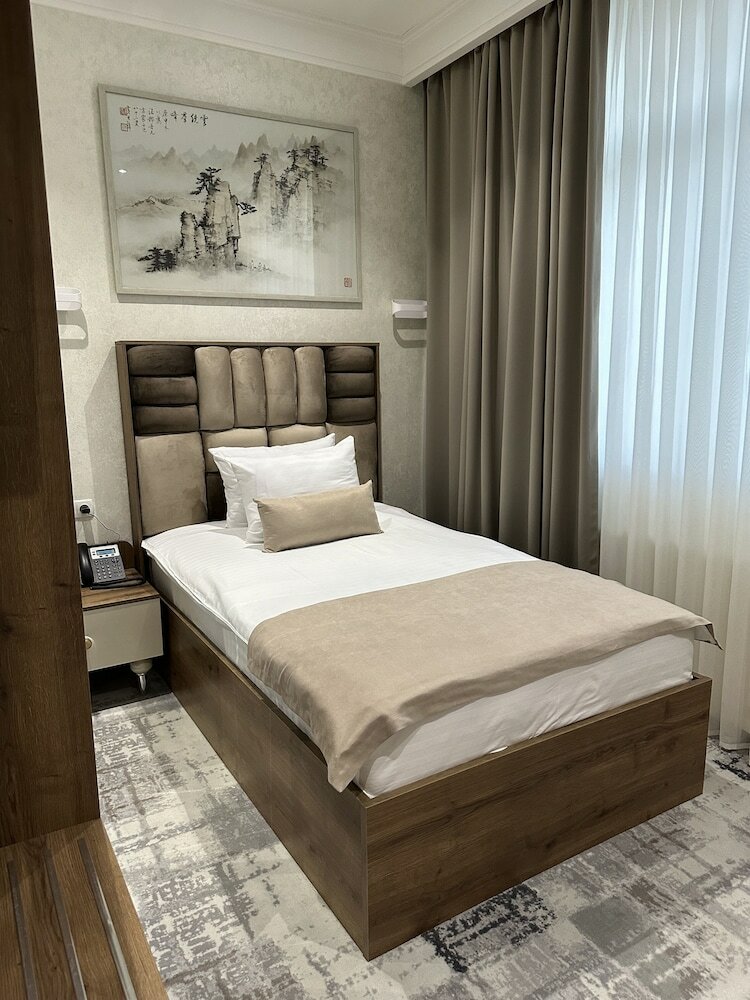 Green Park Hotel