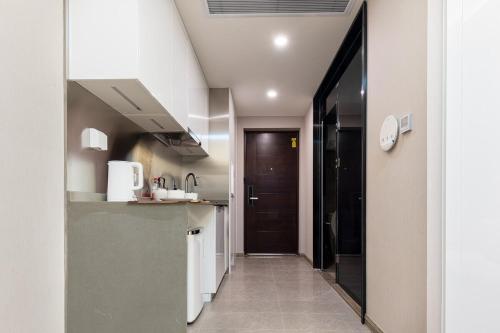 Locals Apartment Inn 01