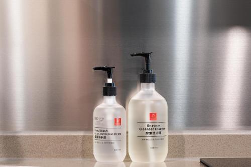 Locals Apartment House 00