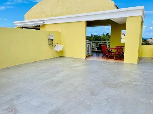 Apartamento 3bedrm Beach Penthouse With Rooftop Terrace & Wifi
