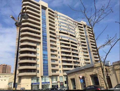 Apartment Pyramid Plaza On 28th May Street