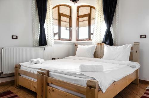 Hostal Alpeta Agrotourism & Winery - Roshnik , Berat