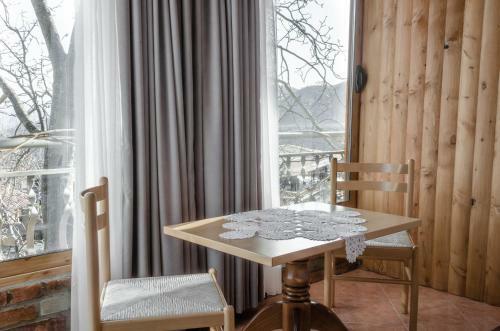 Hostal Alpeta Agrotourism & Winery - Roshnik , Berat