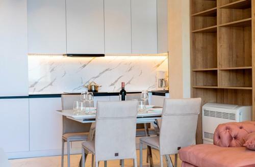 Golden Beach Residence - Deluxe Apartment