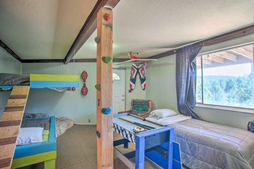 Peaceful Payson Cabin With Deck And Mtn Views!