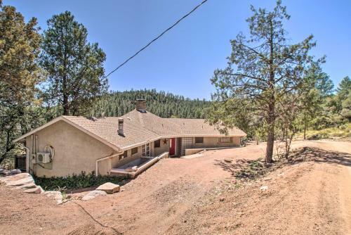 Peaceful Payson Cabin With Deck And Mtn Views!