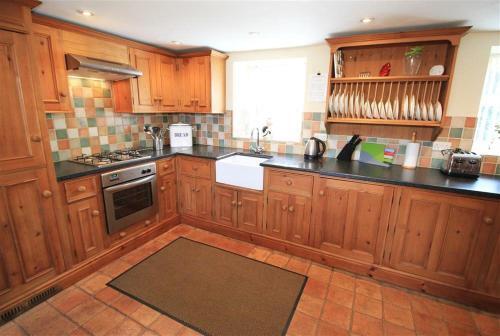 Moonlight Cottage Near Aberdaron 3144