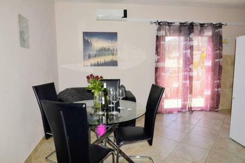 Lovely 2-bed Apartment In Vinisce Close To Beach
