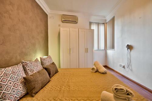 Direct Seaviews Tigne Sliema Apartment