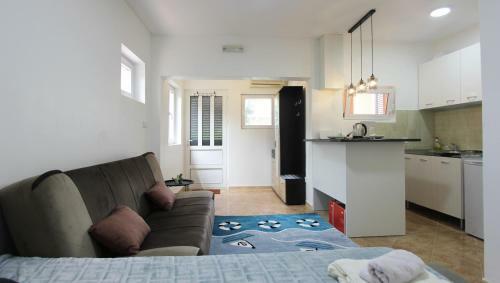 Studio Apartment On Donji Put, Kotor