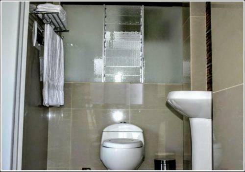 Hostal 202 - 302 Habitaci�n Matrimonial /ba�o Compartido