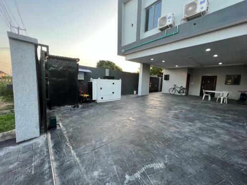 Apartamento Delightful 3-bedroom With Free Parking, Wifi Internal Name