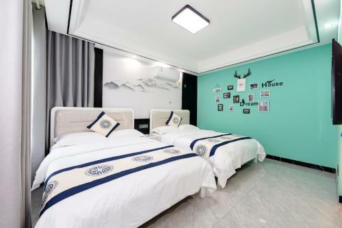 Locals Apartment Place 24