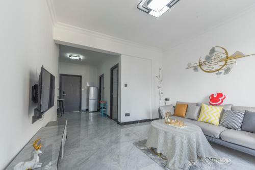 Locals Apartment House 15